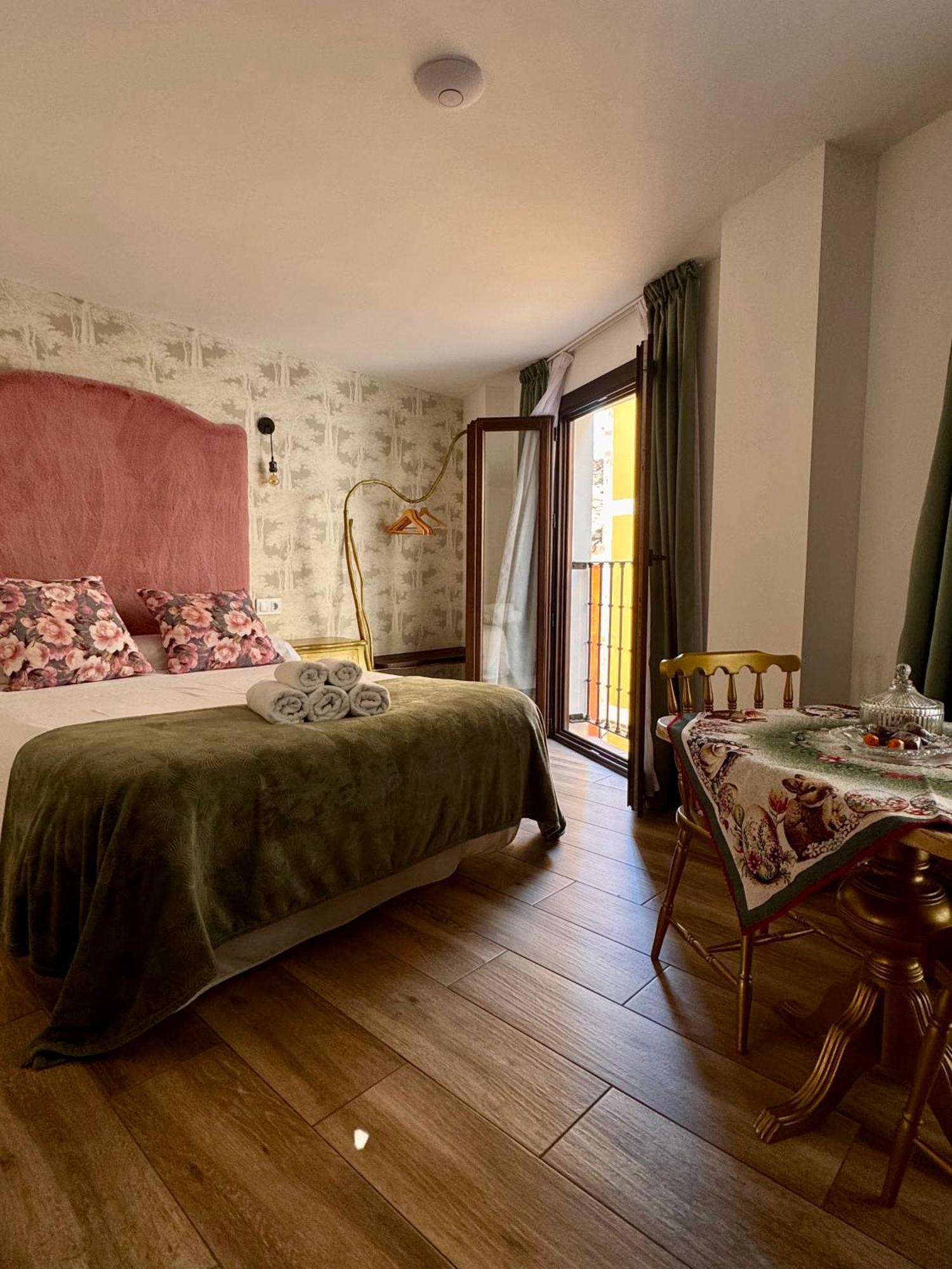 Ateneo Cuenca Suites Con Cocina En El Casco Historico מראה חיצוני תמונה